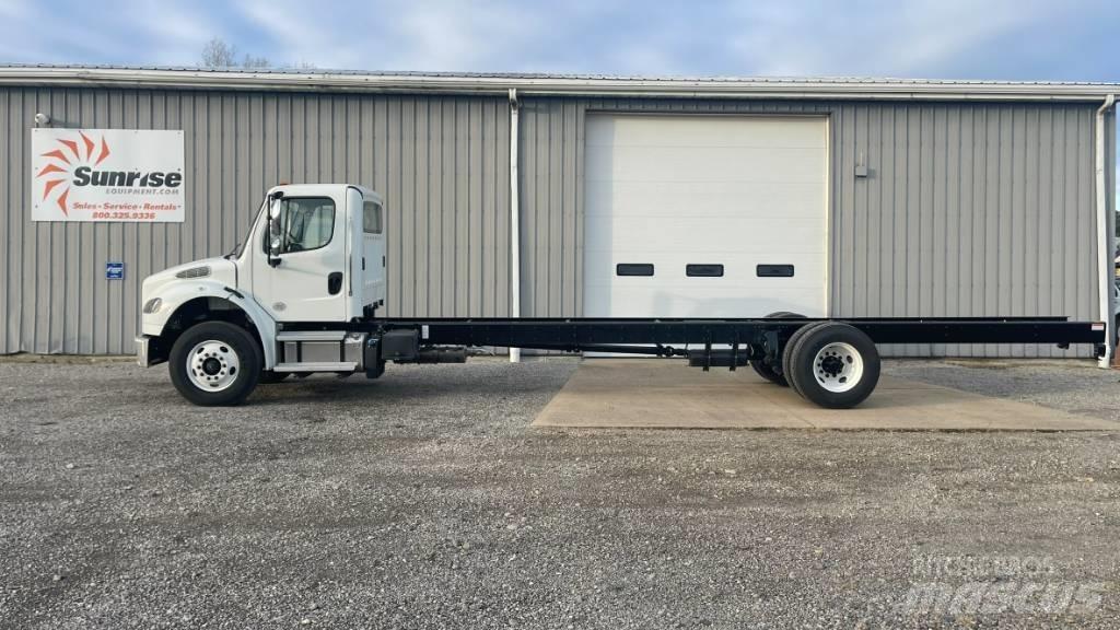 Freightliner M2 平板车