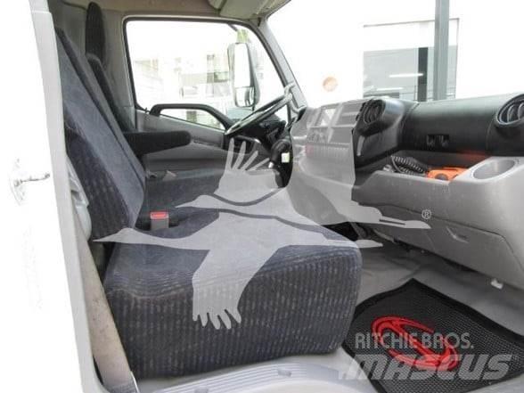 Hino 195 平板栏板货车