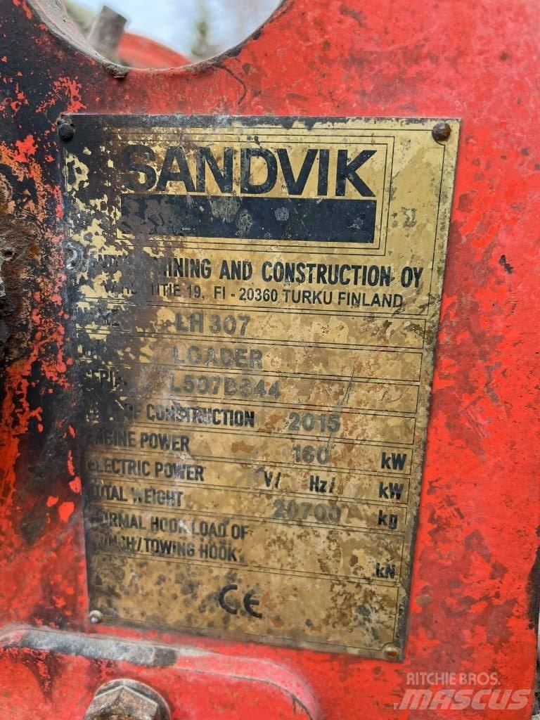 Sandvik LH 307 地下装载机