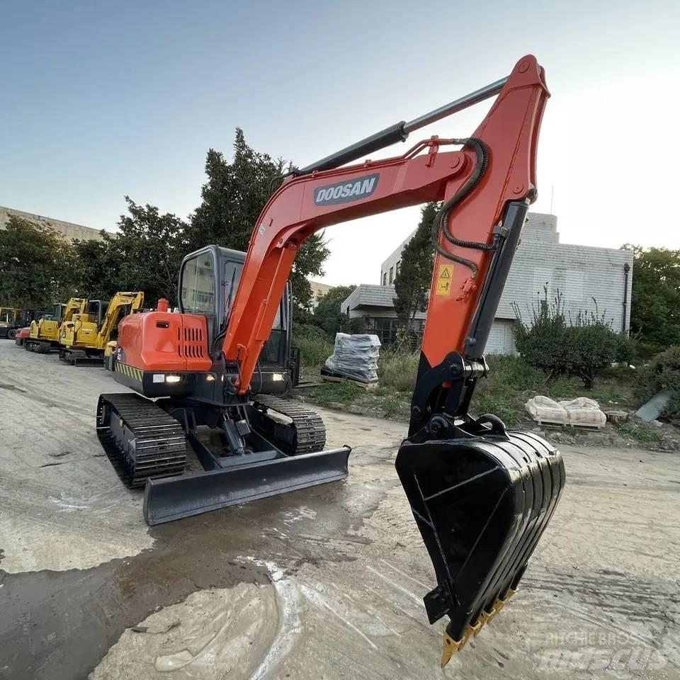 Doosan DX 60 小型挖掘机