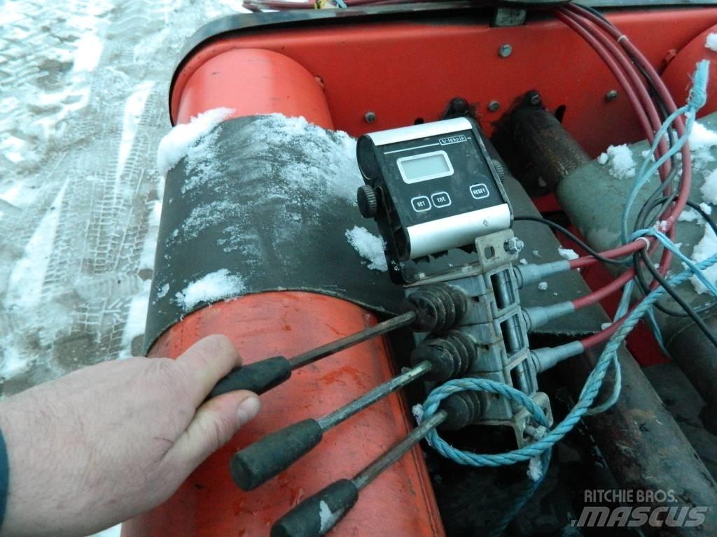 Carraro RF 89 牧草包膜机