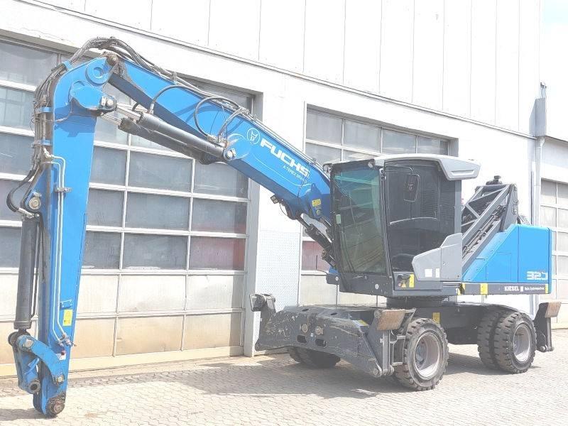 Fuchs MHL 320 F 工业挖掘机