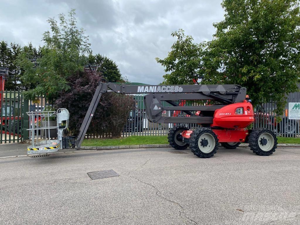 Manitou 200 ATJ 曲臂高空工作平台