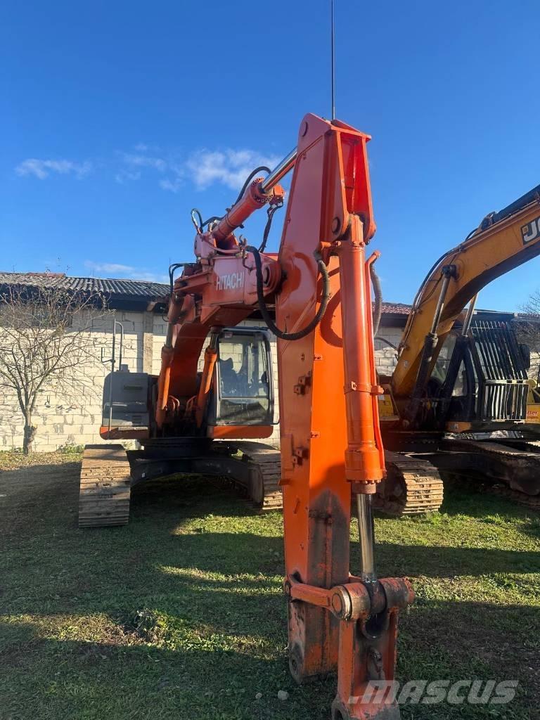 Hitachi Zaxis 210LC3 发动机