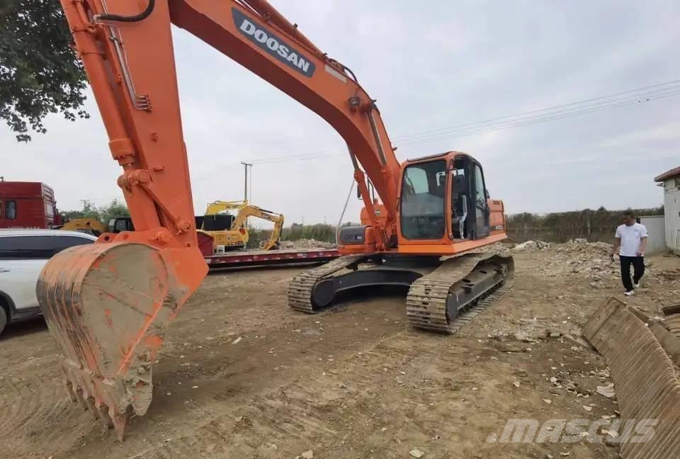 Doosan DX300LC 履带挖掘机
