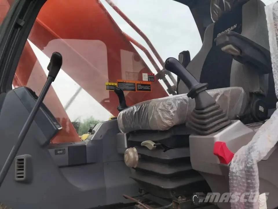 Doosan DX300LC 履带挖掘机