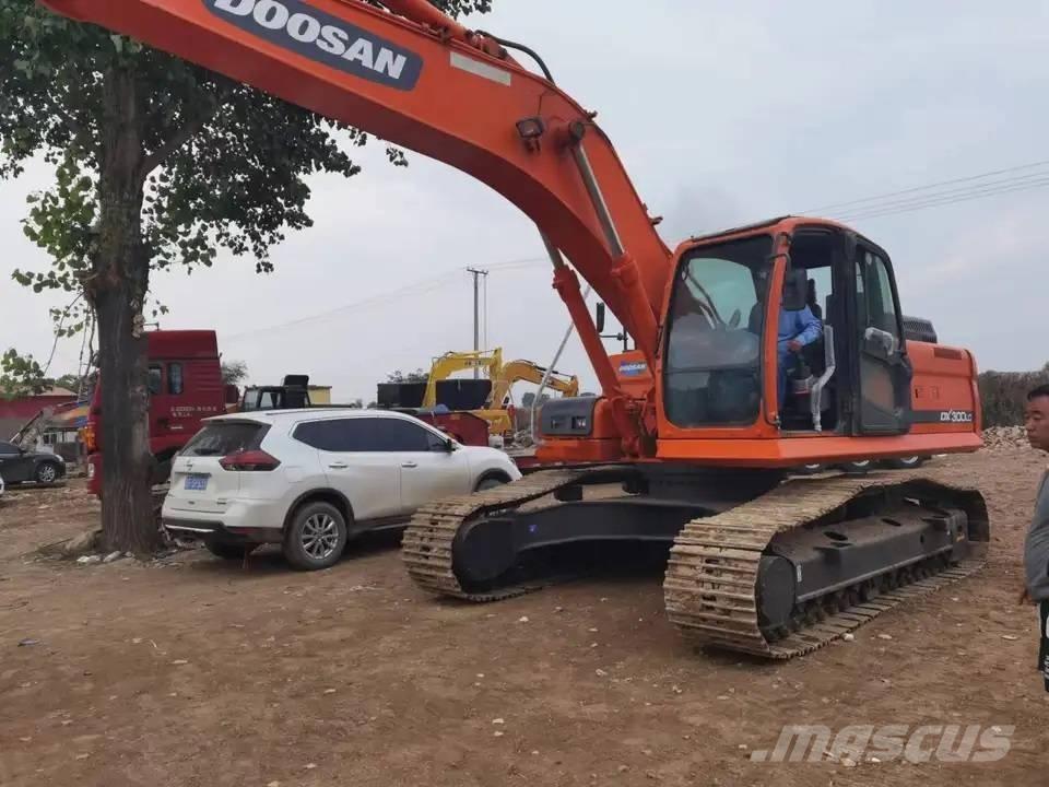 Doosan DX300LC 履带挖掘机