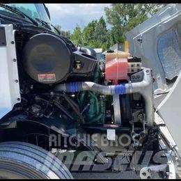 Volvo VNL 64T200 牵引车