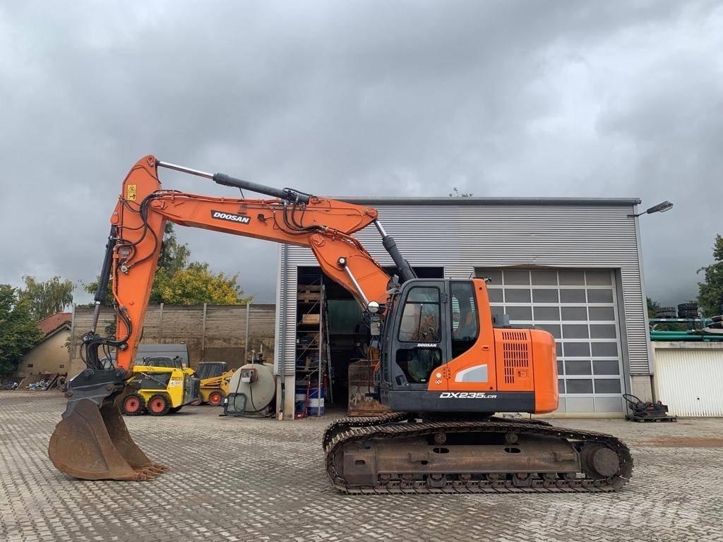 Doosan DX 235 LCR-5 履带挖掘机
