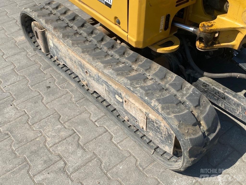 CAT 301.8 小型挖掘机