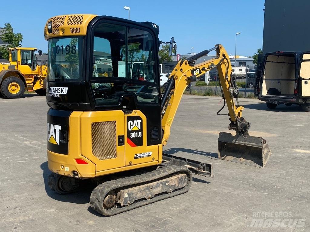 CAT 301.8 小型挖掘机