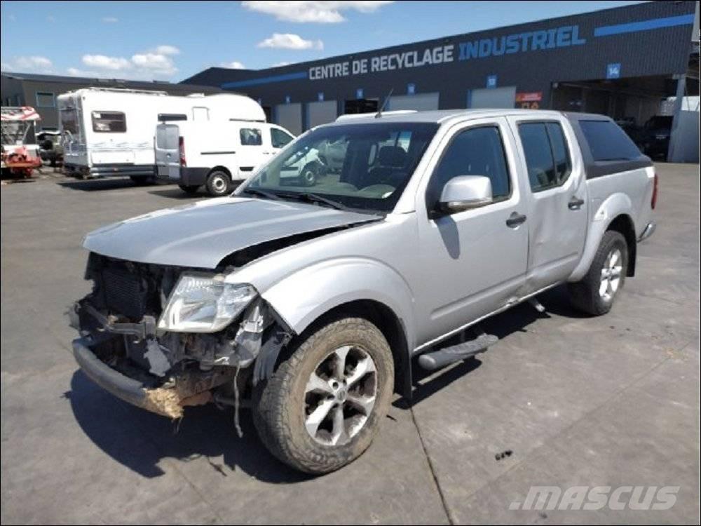 Nissan Navara 1 皮卡车