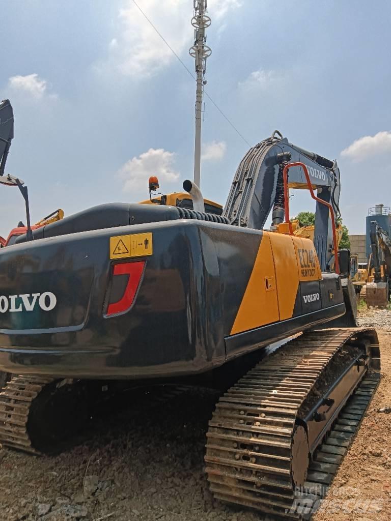 Volvo EC 240 履带挖掘机