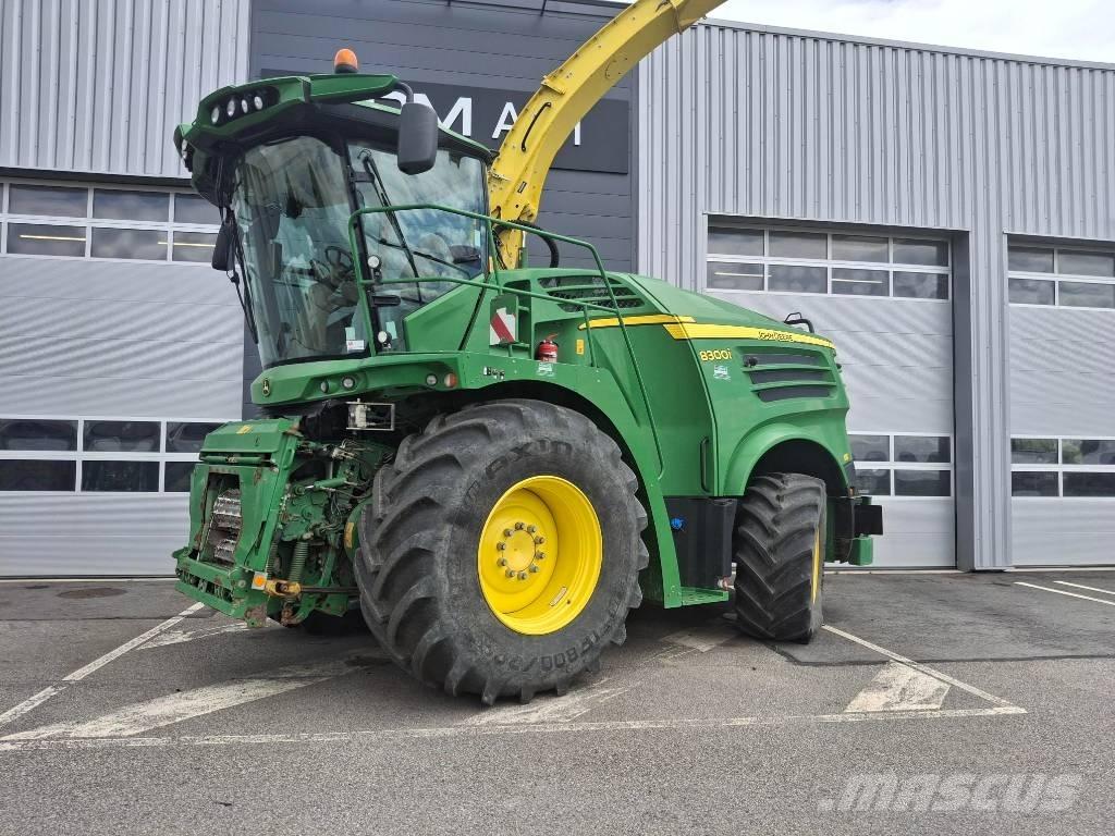 John Deere 7300 i 自走式青贮饲料收割机