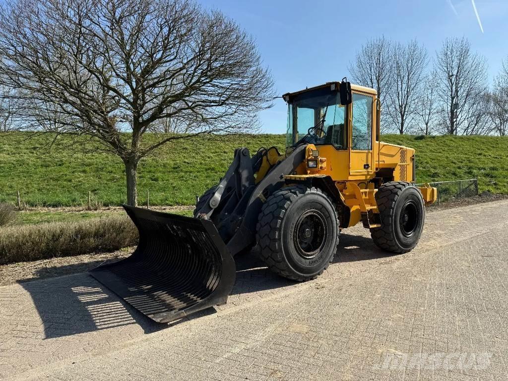 Volvo L70D 轮式装载机