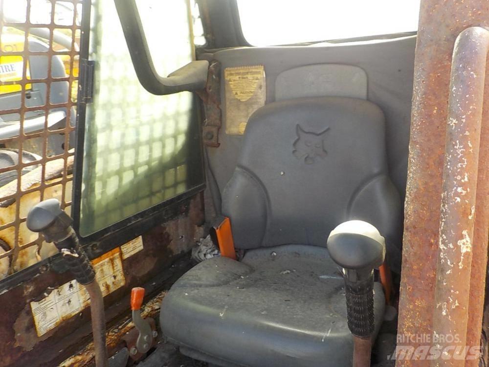 Bobcat S 220 传动装置