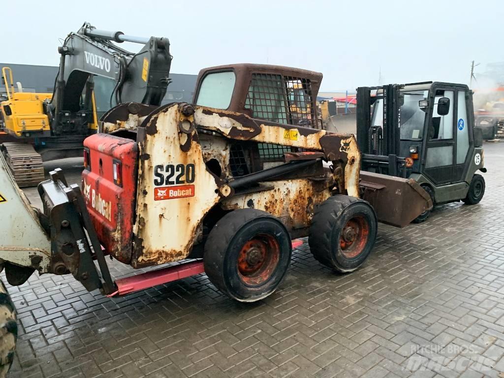 Bobcat S 220 传动装置