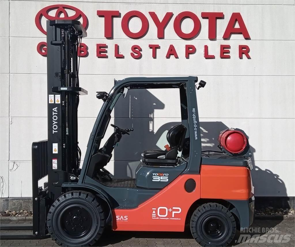 Toyota 02-8FGJF35 天然气叉车