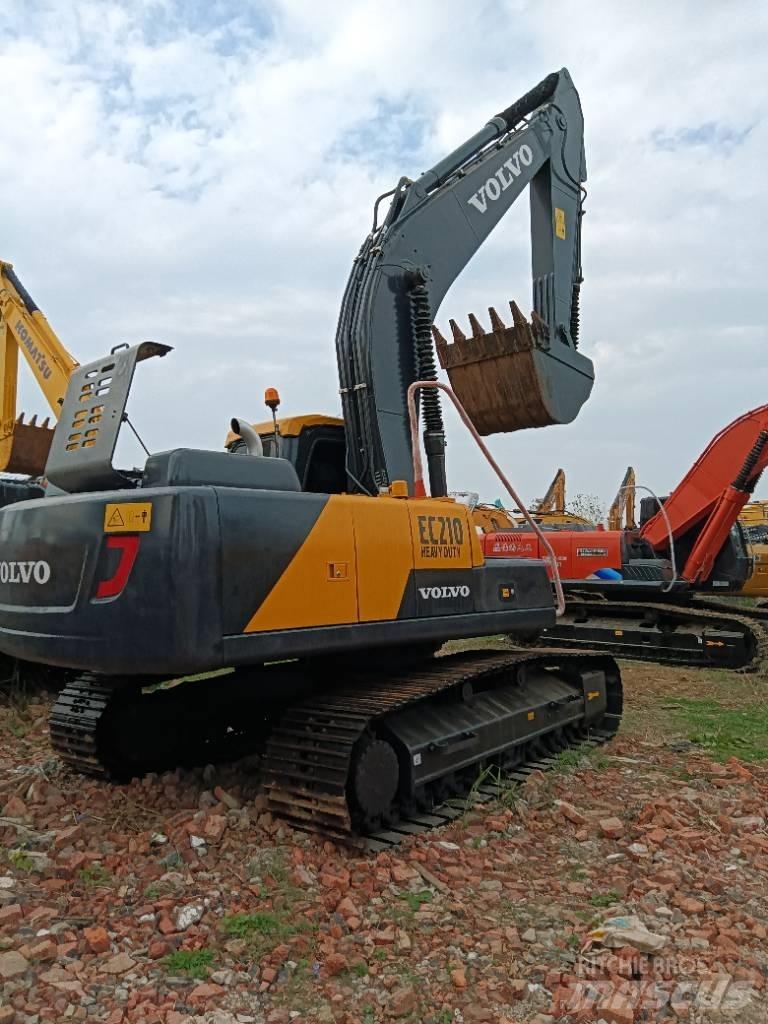 Volvo EC 240 履带挖掘机