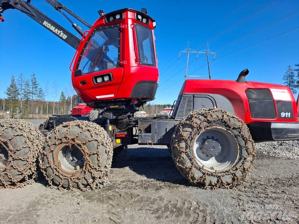 Komatsu 911 收割机