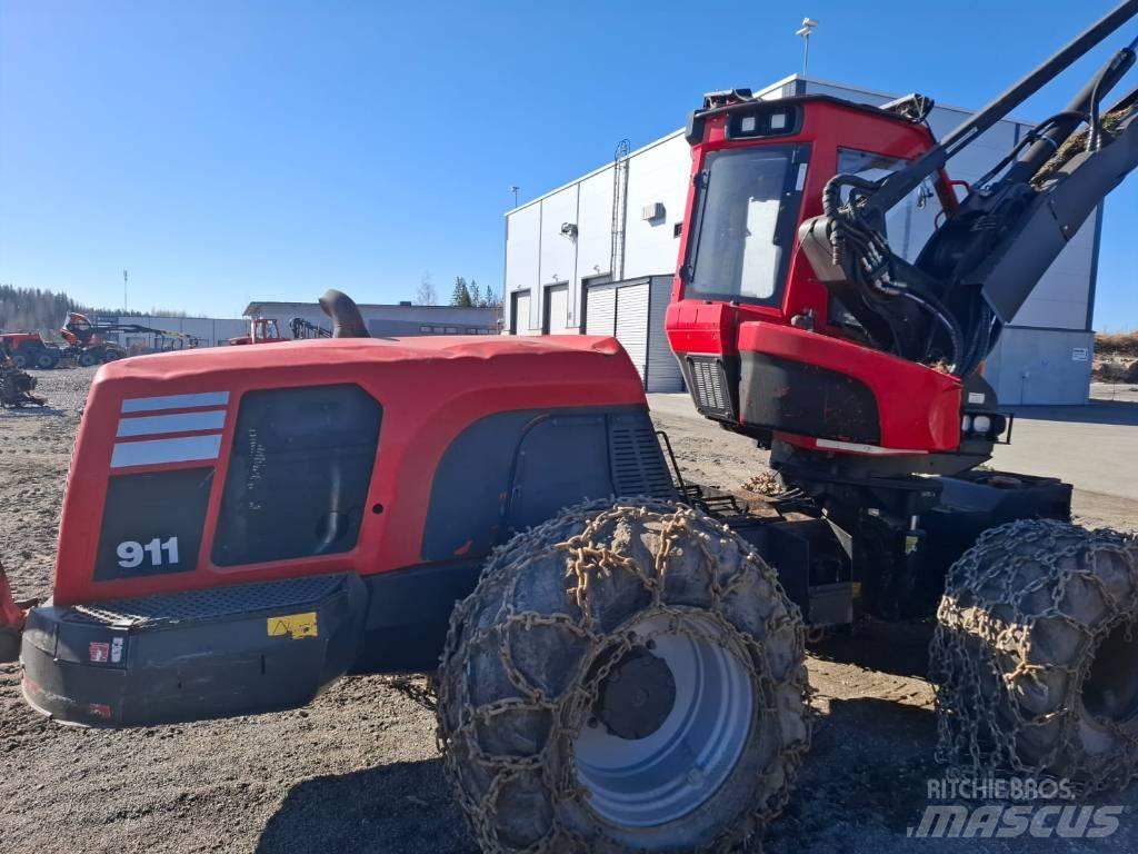 Komatsu 911 收割机