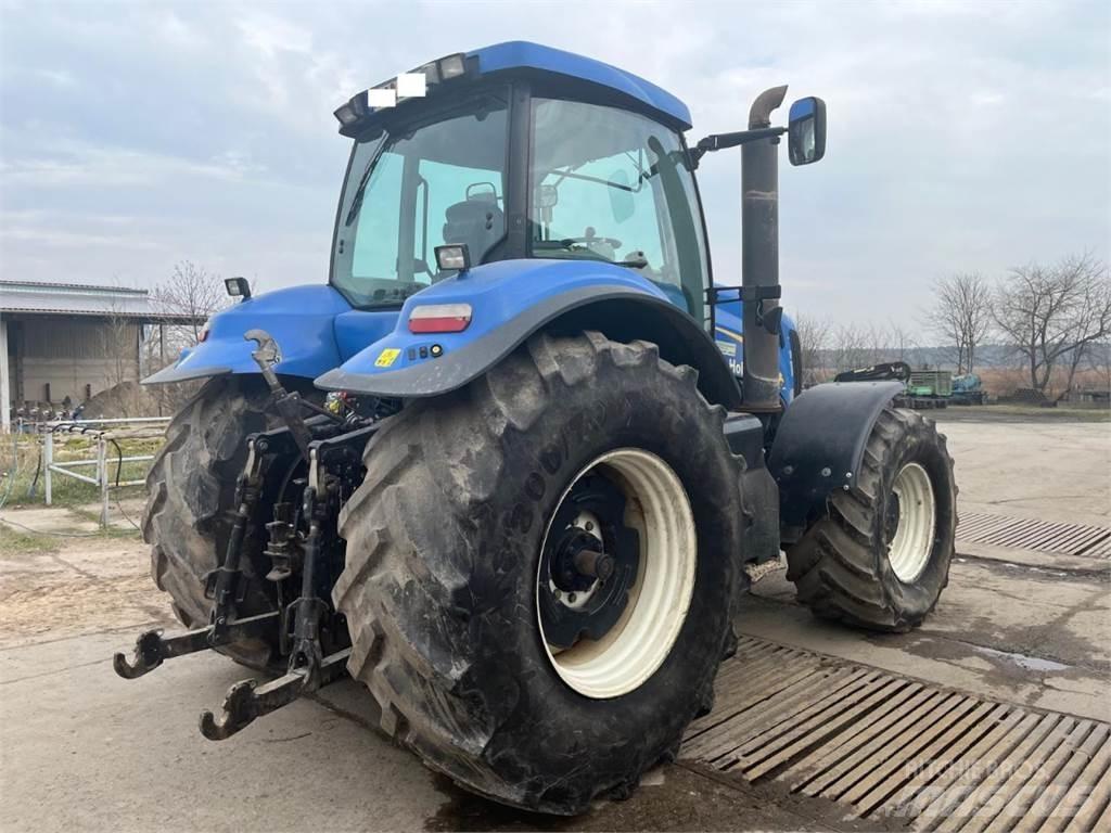 New Holland T8040 拖拉机/农用车