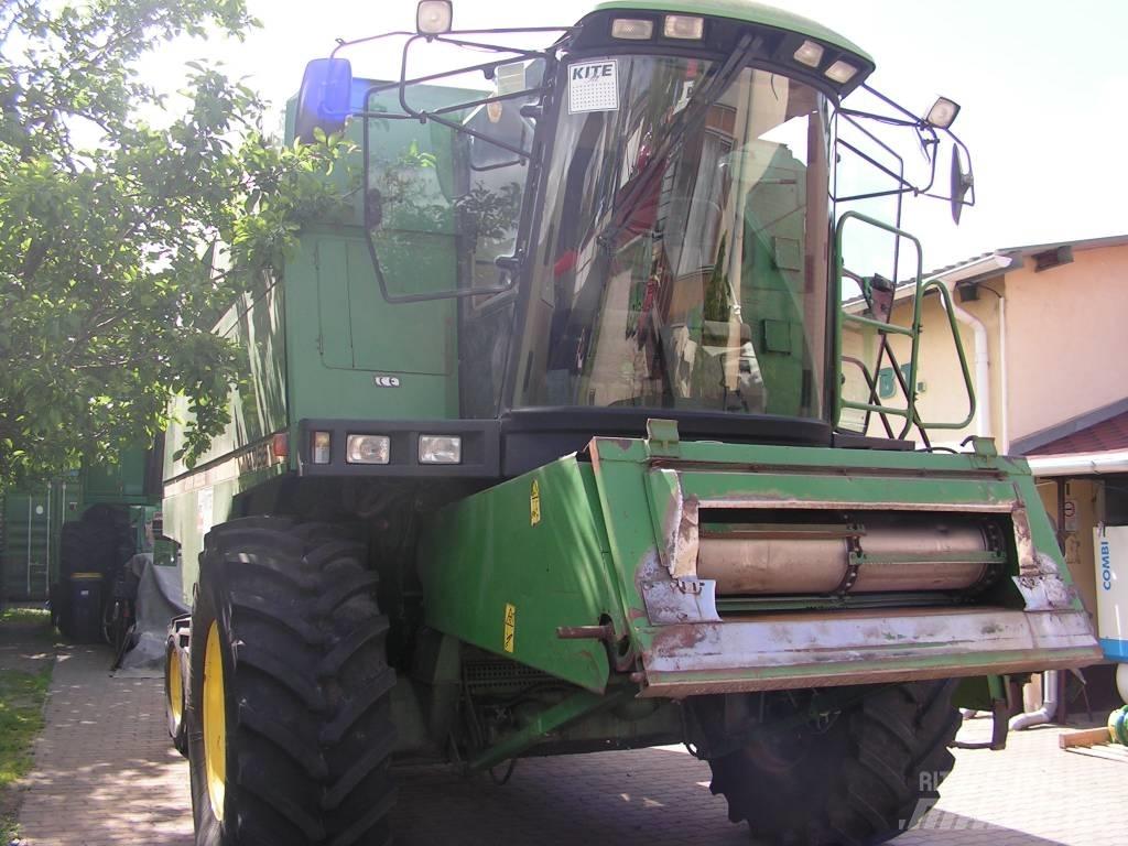 John Deere 2056 联合收割机
