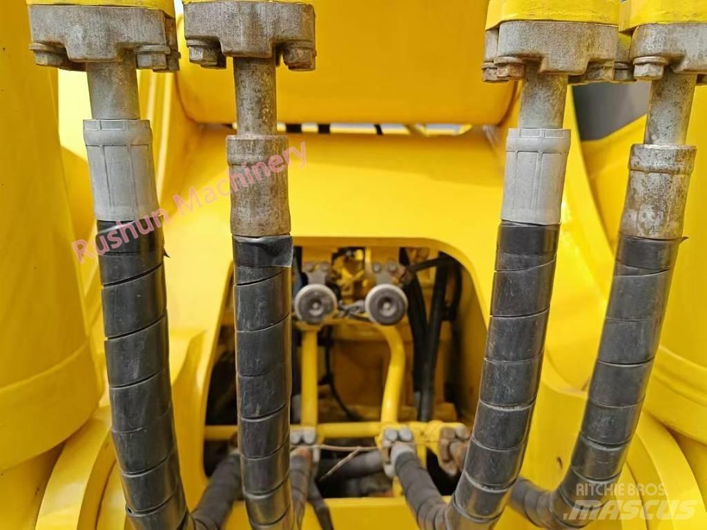 Komatsu PC 220-8 履带挖掘机