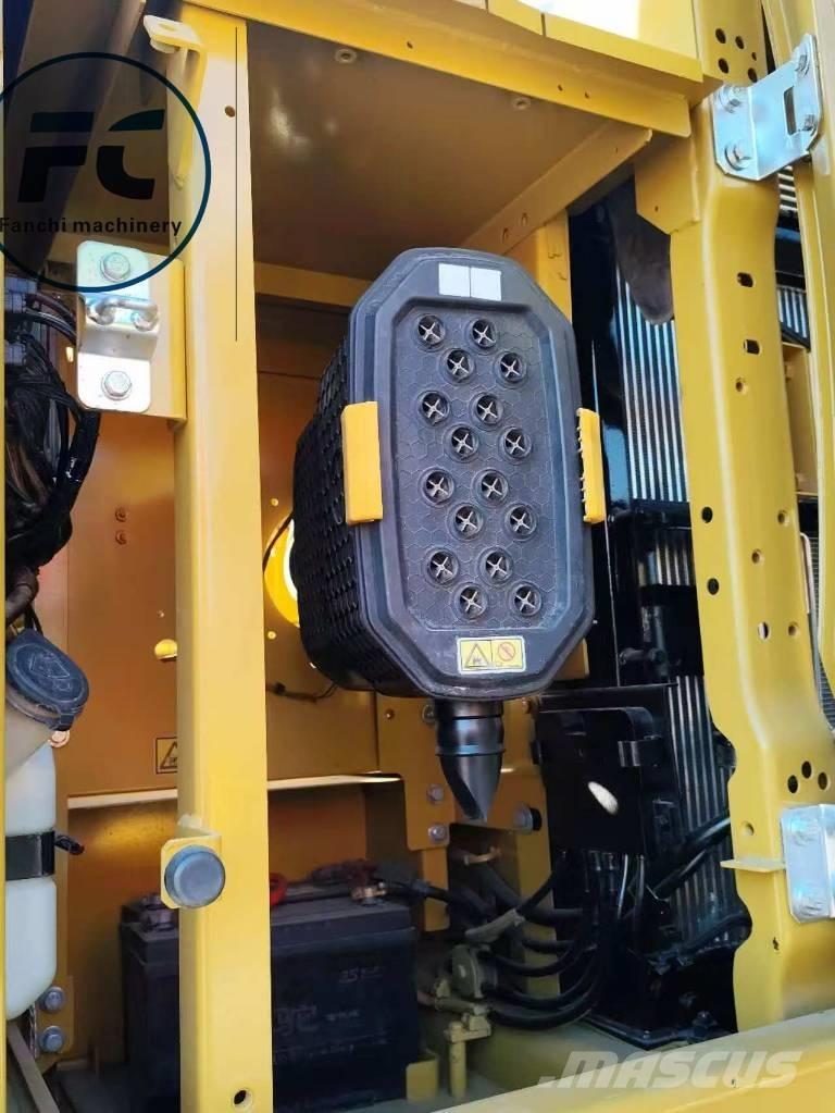 CAT 323 履带挖掘机