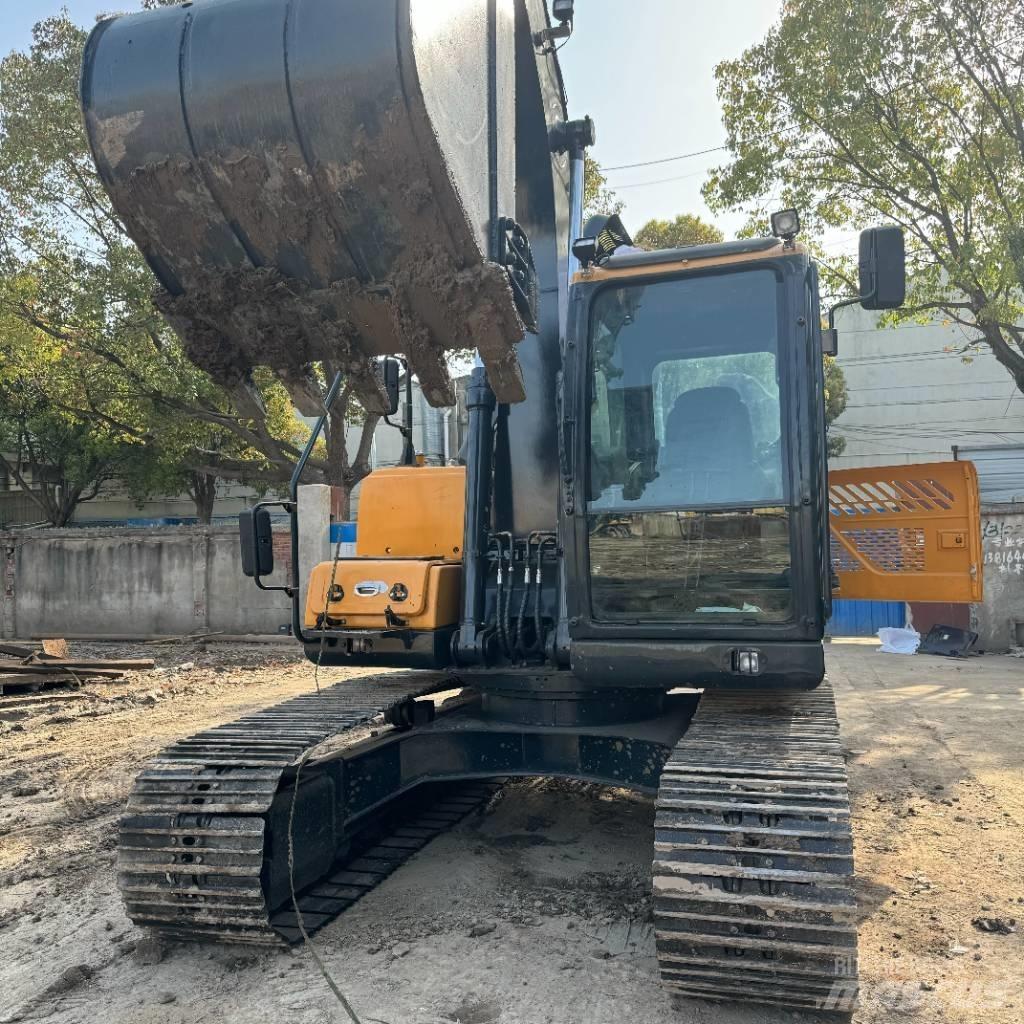 Hyundai R150LC-9S 中型挖掘机