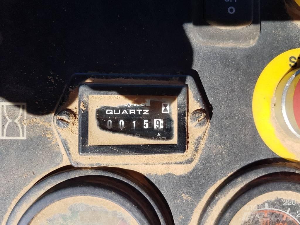 Volvo PT125 胶轮压路机