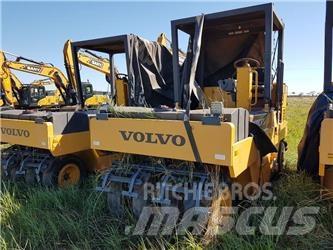 Volvo PT125 胶轮压路机