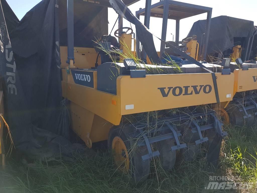 Volvo PT125 胶轮压路机
