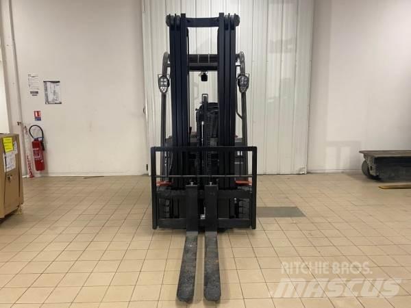Manitou ME320 越野叉车|叉装车