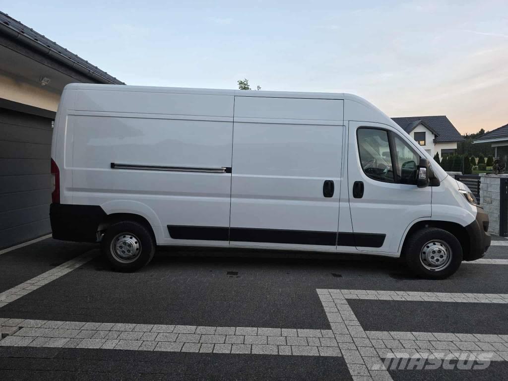 Opel Movano 大型面包车