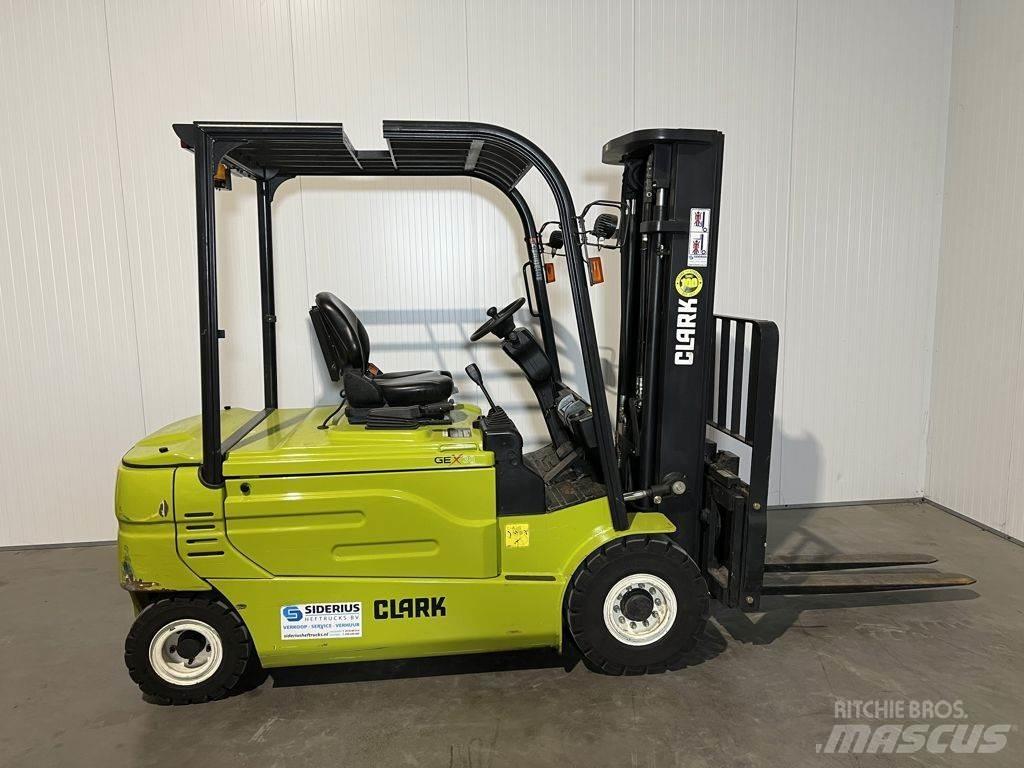 Clark GEX30 电动叉车
