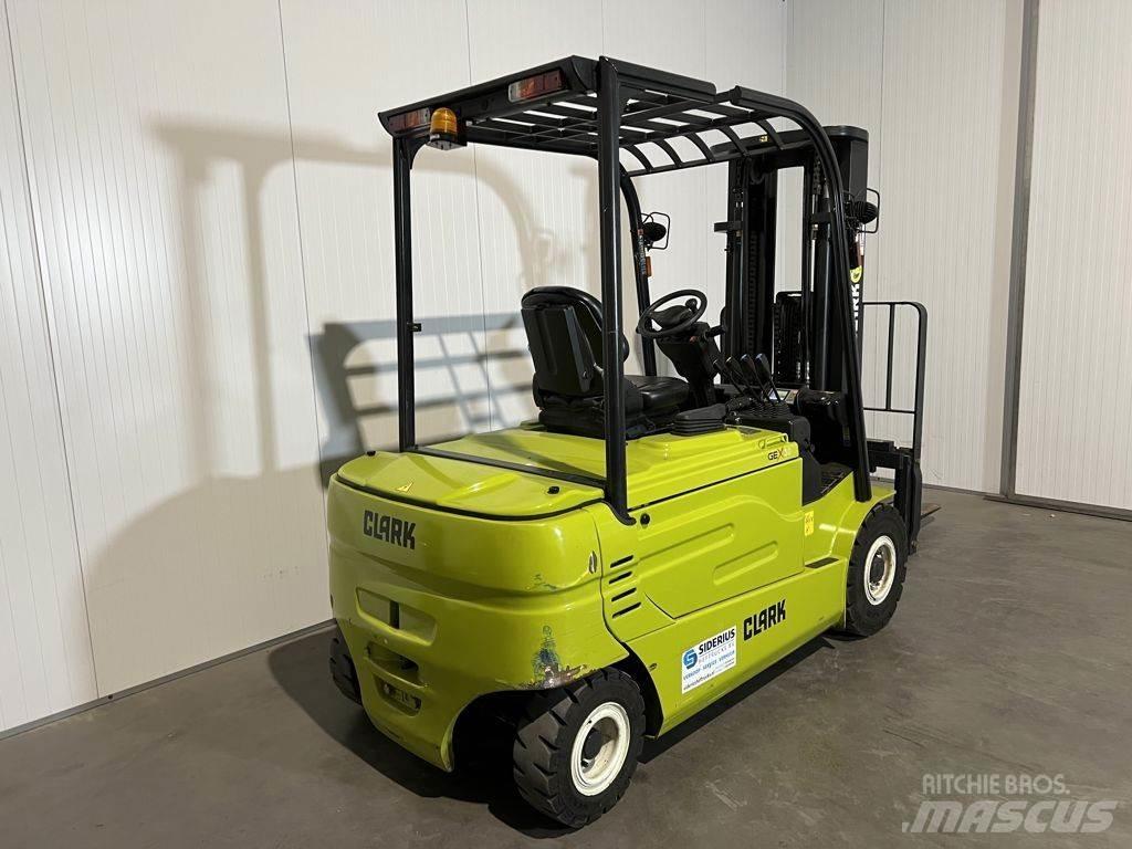 Clark GEX30 电动叉车