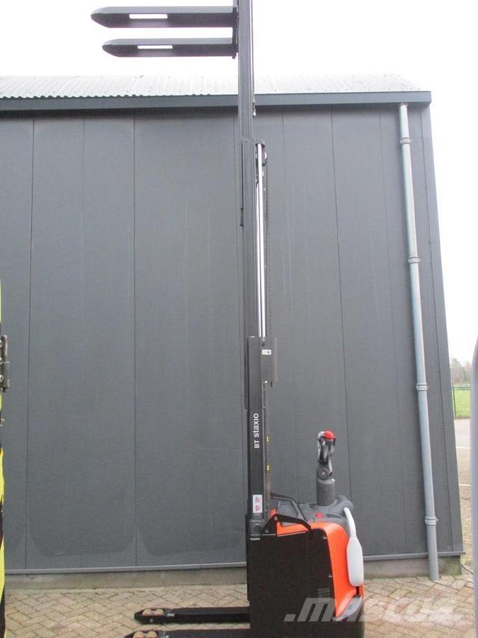 Toyota SPE120 电动搬运车