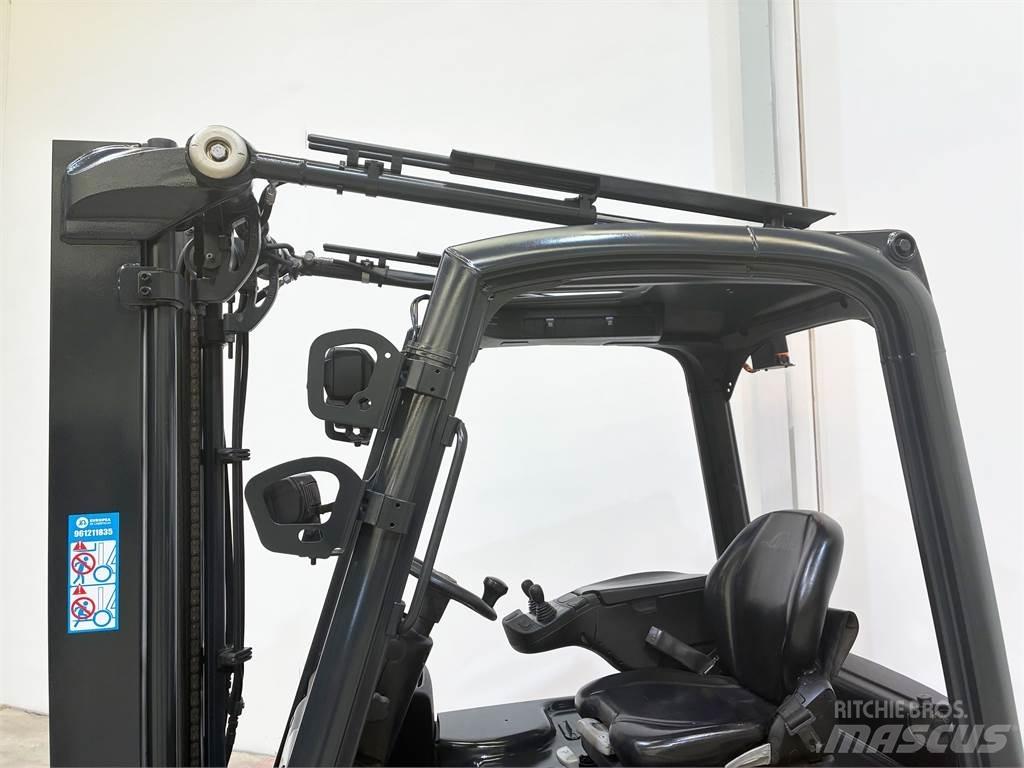 Linde E16 02 电动叉车