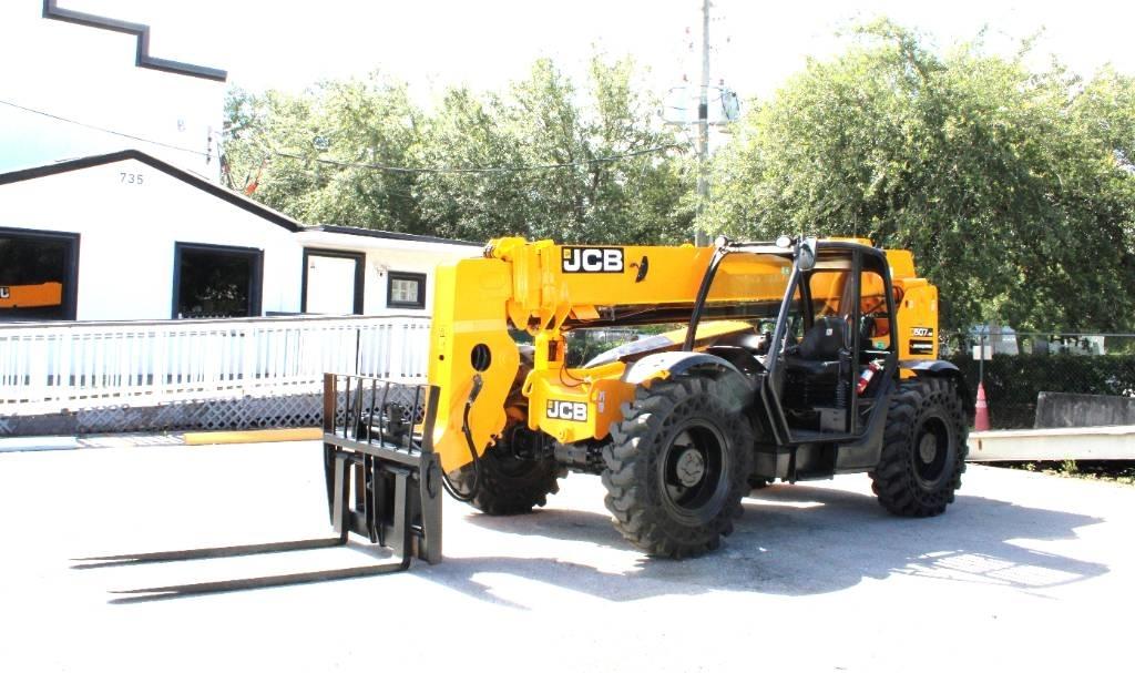 JCB 507-42 伸缩臂叉装车|叉装车