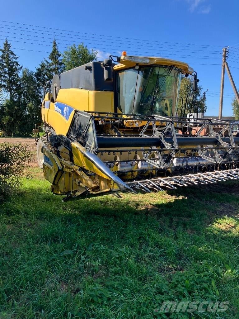 New Holland CX 8080 联合收割机
