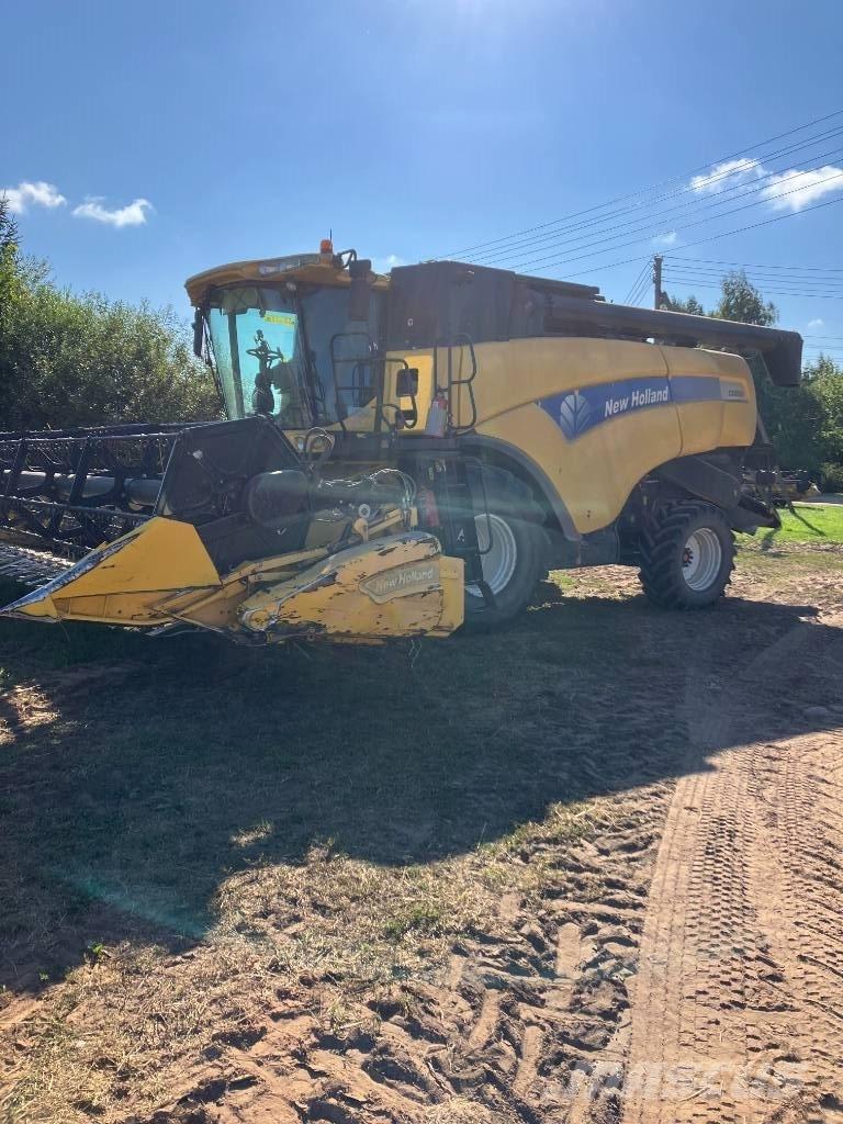 New Holland CX 8080 联合收割机
