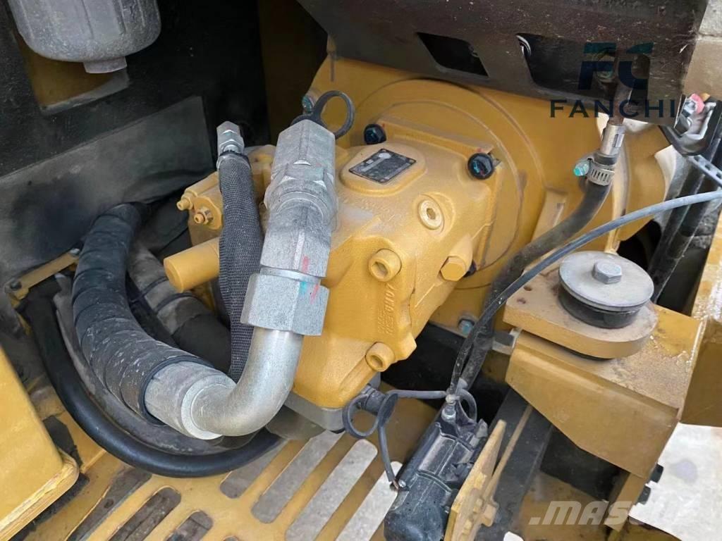 CAT 305.5E2 履带挖掘机