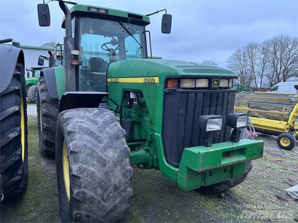John Deere 8200 拖拉机/农用车