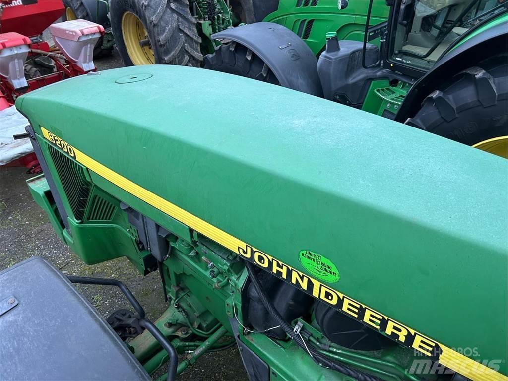 John Deere 8200 拖拉机/农用车