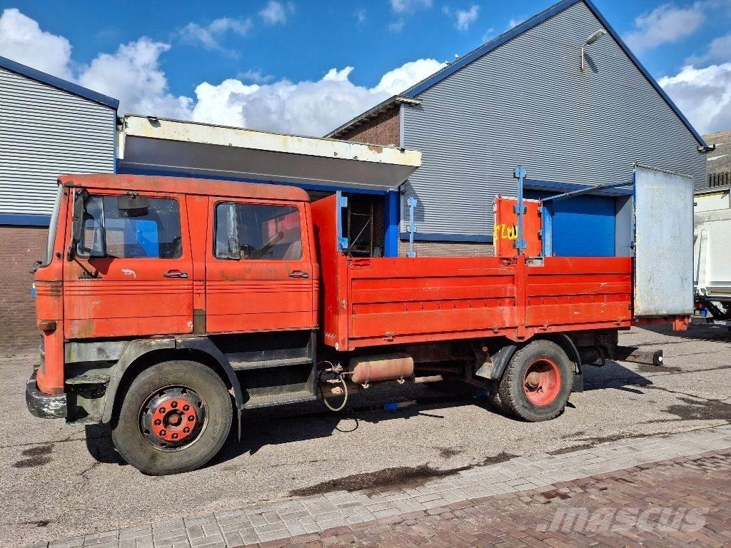 Mercedes-Benz 1113 平板车