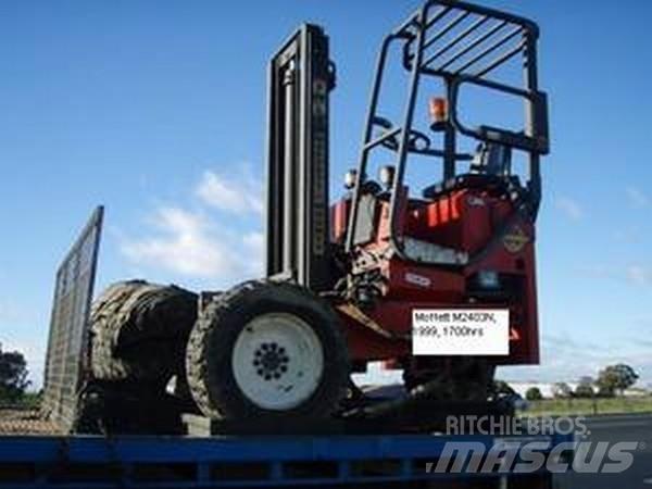 Moffett M2403N 越野叉车|叉装车