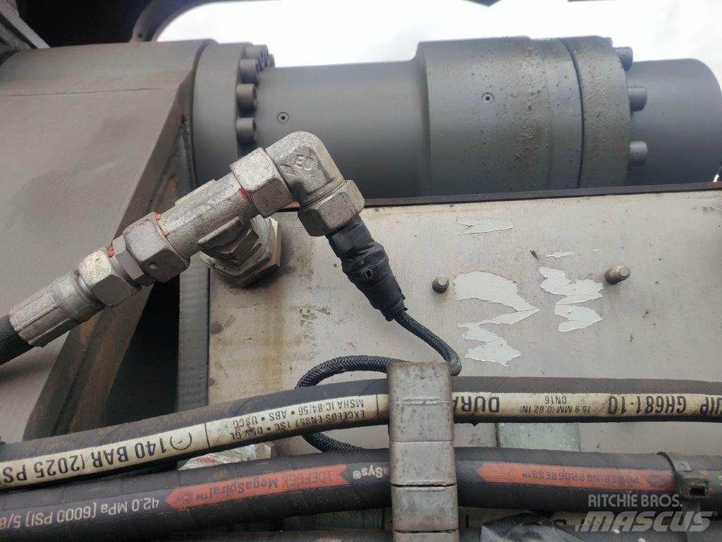 Liebherr LV36 振动打桩锤