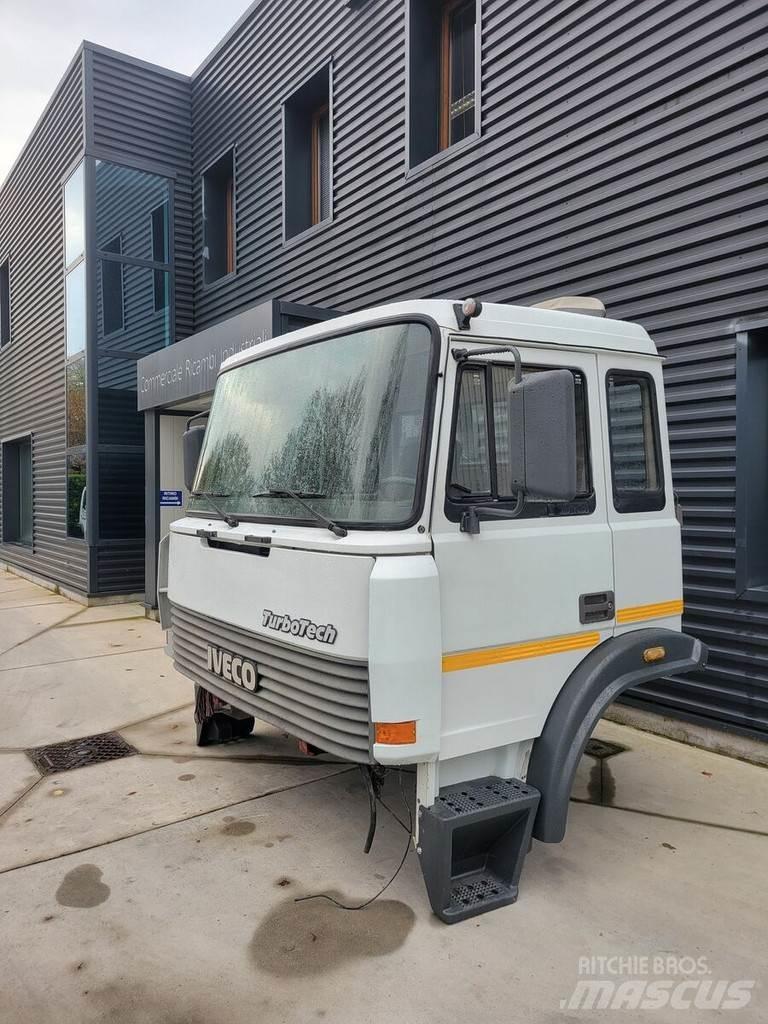 Iveco TURBOTECH 驾驶室与内部