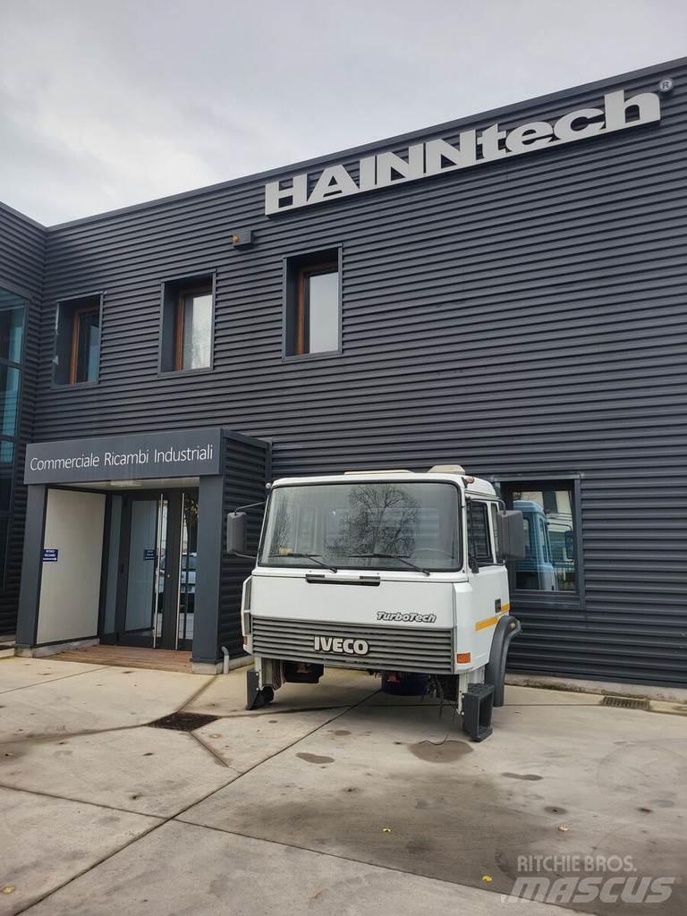 Iveco TURBOTECH 驾驶室与内部